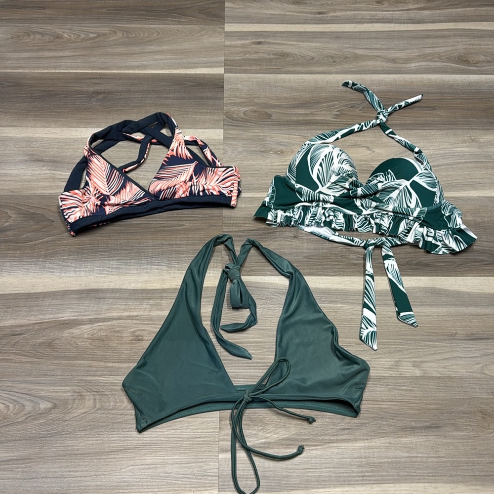 🏁 Lot of bikini tops size 6